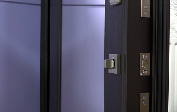 CLASSIC-Z - металлическая дверь CLASSIC-Z - металлическая дверь