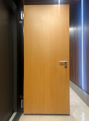 Входная дверь с отделкой гладким МДФ «ольха»