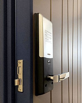 Двери с электронным замком Двери с электронным замком