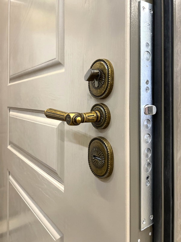 Двухсистемный замок «CISA» Двухсистемный замок «CISA»