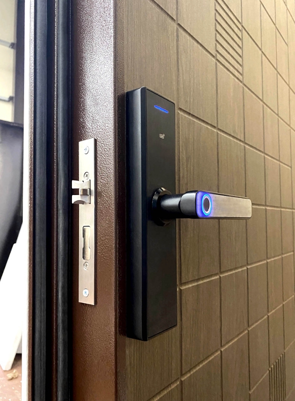 Электронный замок, вид снаружи Электронный замок, вид снаружи