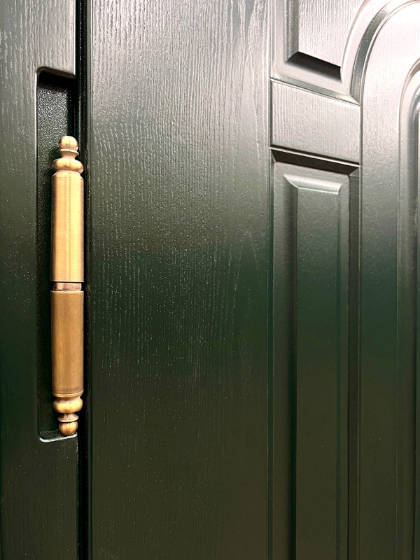 Петля с декоративным колпачком Петля с декоративным колпачком