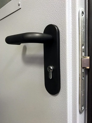 Ручка на двери 12