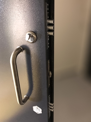 Ручка и замки Ручка и замки