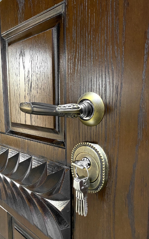 Ручка и замок Ручка и замок