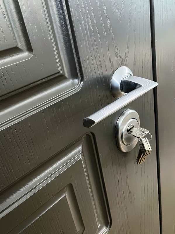 Ручка и замок Ручка и замок