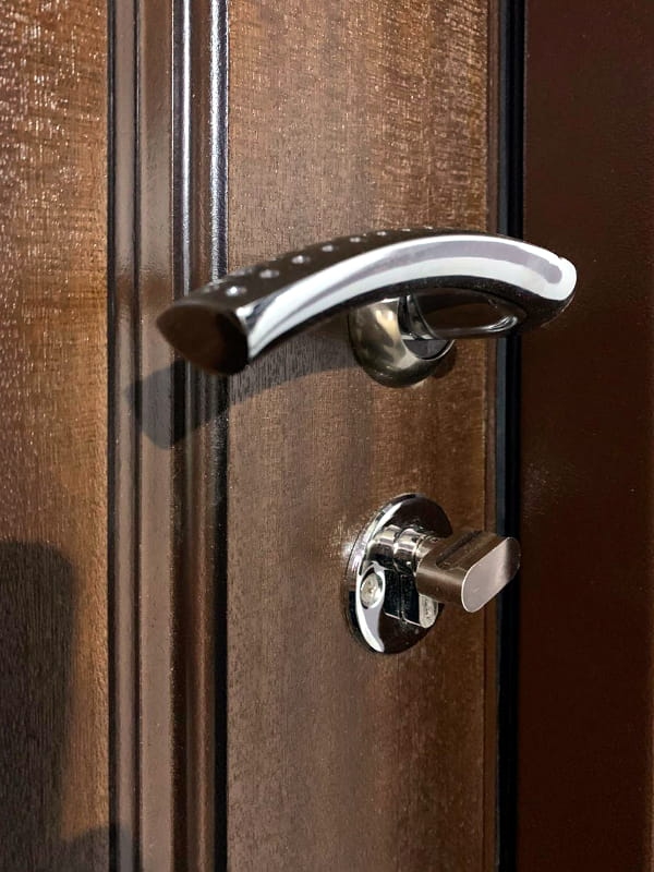 Ручка с внутренней стороны Ручка с внутренней стороны