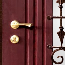 Дверь МДФ ПВХ с двух сторон (со стеклом и ковкой) Дверь МДФ ПВХ с двух сторон (со стеклом и ковкой)