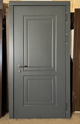 Серая дверь с панелью МДФ