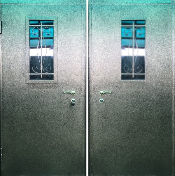 Техническая дверь со стеклопакетом и решеткой Техническая дверь со стеклопакетом и решеткой