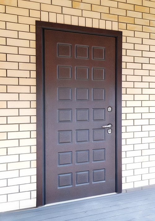 Уличная дверь с петлями скрытого типа