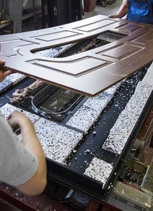 Сколько весит входная металлическая дверь?