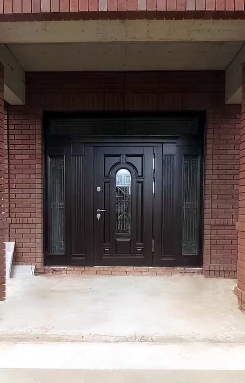 Внешняя сторона входной группы Внешняя сторона входной группы