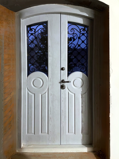 Внутренняя сторона двустворчатой двери Внутренняя сторона двустворчатой двери