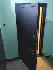 Открывание двери в квартире Открывание двери в квартире